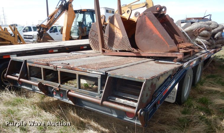 image for item IP9190 2000 Titan  equipment trailer