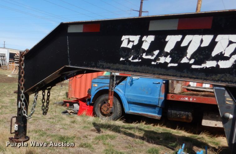 image for item IP9191 2007 Elite  equipment trailer