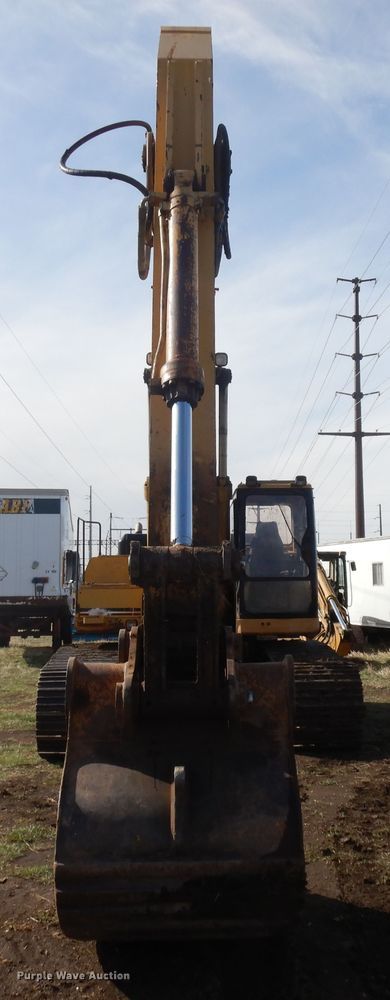 image for item IP9200 1994 Caterpillar 330L  excavator