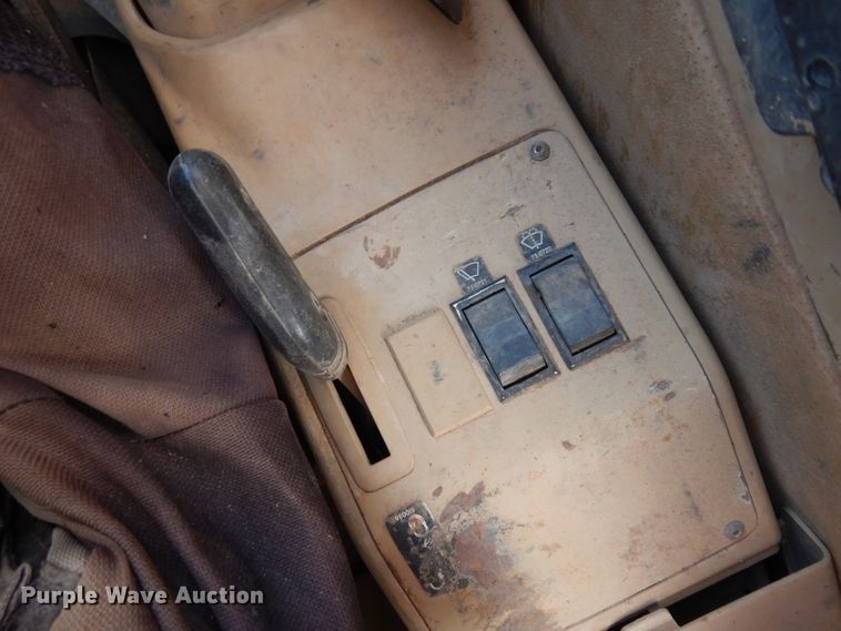 image for item IP9200 1994 Caterpillar 330L  excavator