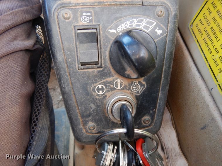 image for item IP9200 1994 Caterpillar 330L  excavator