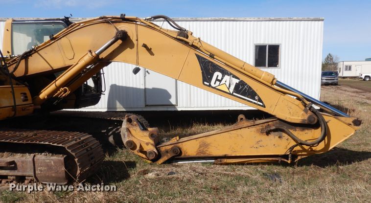 image for item IP9201 2001 Caterpillar 320CL  excavator