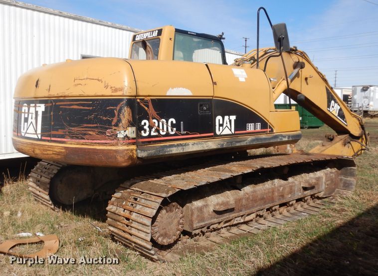 image for item IP9201 2001 Caterpillar 320CL  excavator