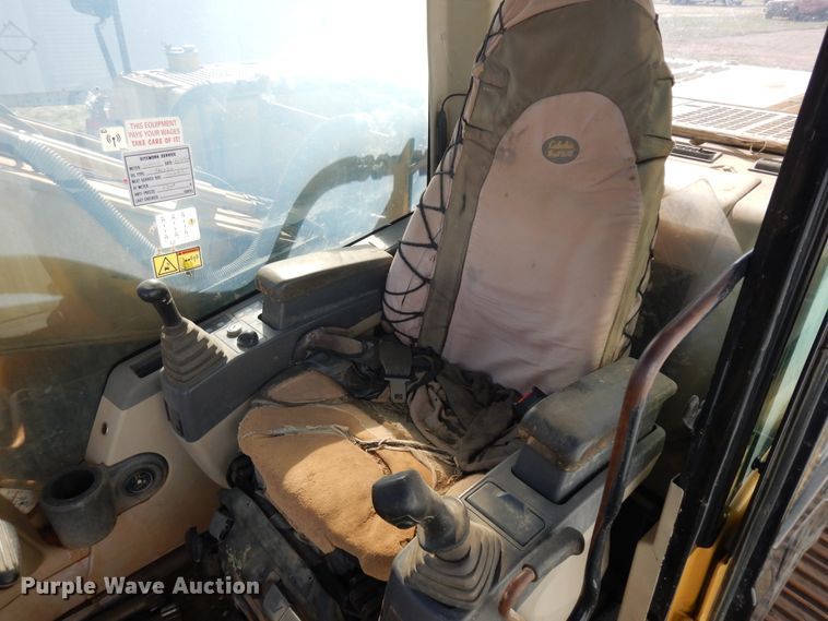 image for item IP9201 2001 Caterpillar 320CL  excavator