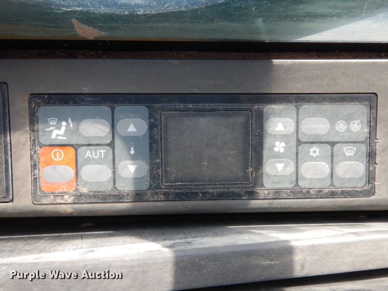 image for item IP9201 2001 Caterpillar 320CL  excavator