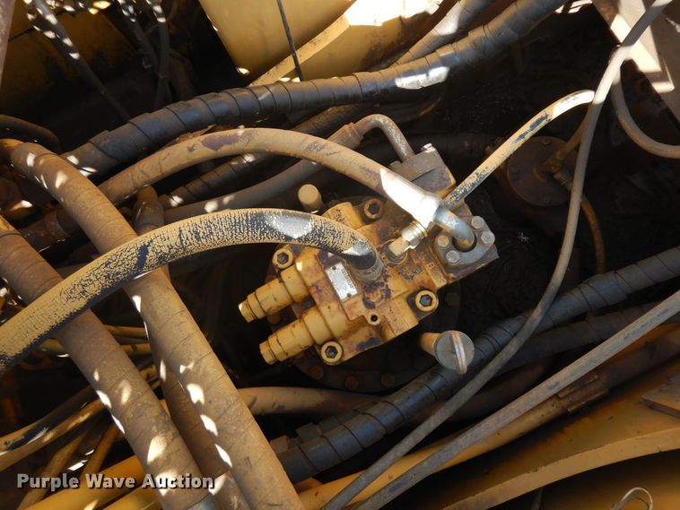 image for item IP9201 2001 Caterpillar 320CL  excavator