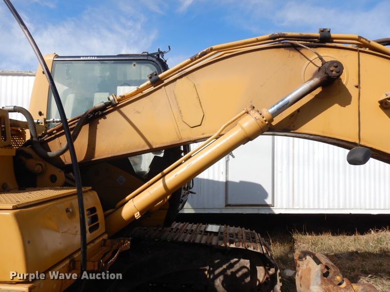image for item IP9201 2001 Caterpillar 320CL  excavator