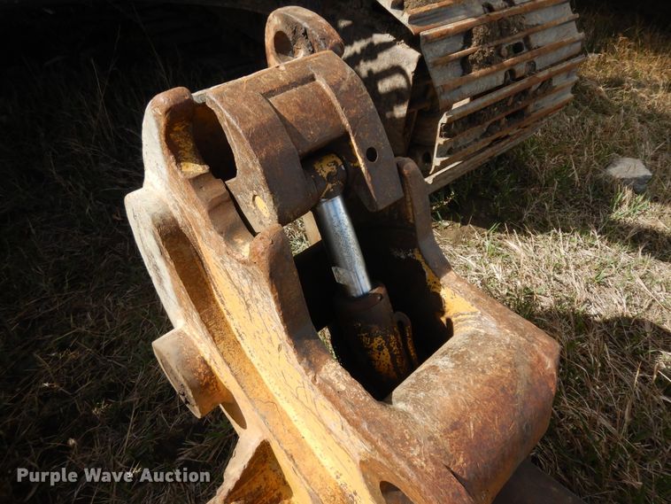 image for item IP9201 2001 Caterpillar 320CL  excavator