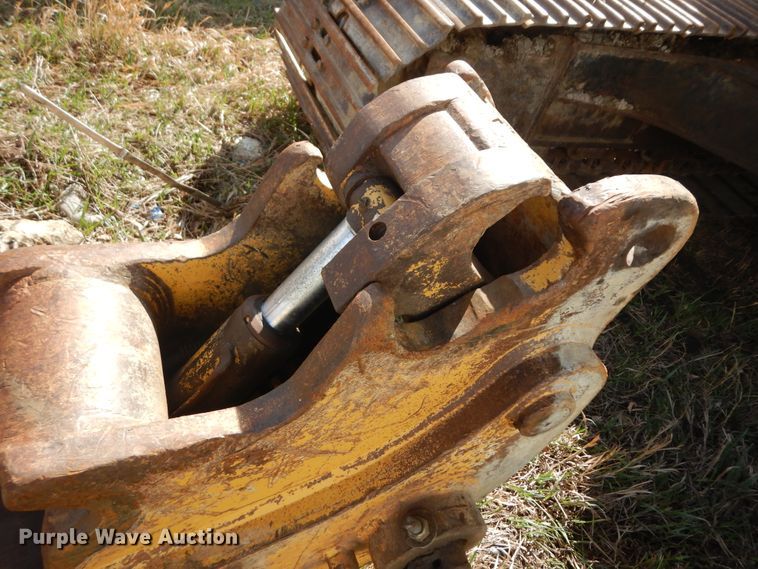 image for item IP9201 2001 Caterpillar 320CL  excavator