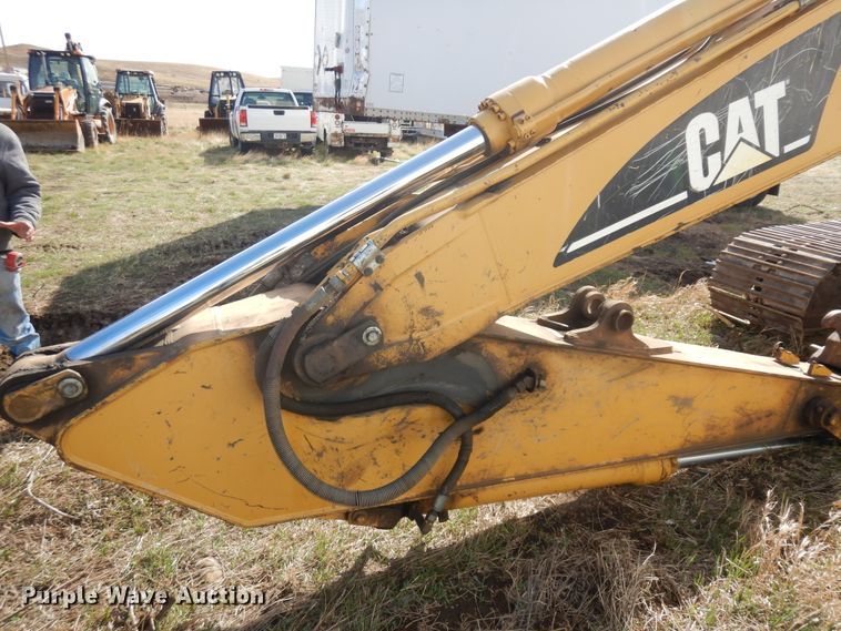 image for item IP9201 2001 Caterpillar 320CL  excavator