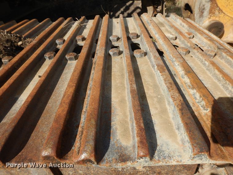 image for item IP9201 2001 Caterpillar 320CL  excavator