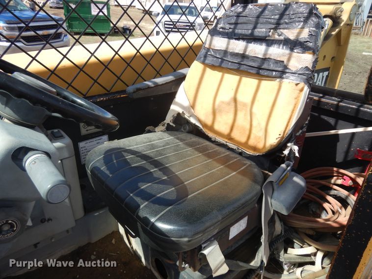 image for item IP9204 1998 Caterpillar TH63  telehandler