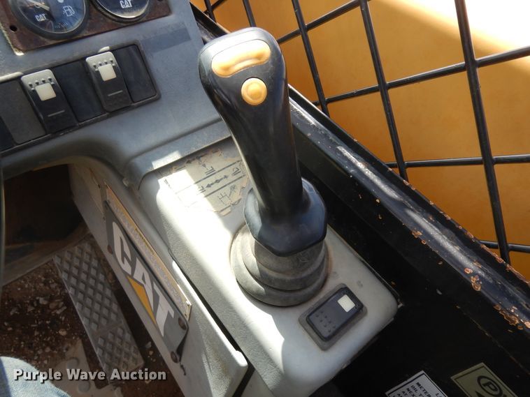 image for item IP9204 1998 Caterpillar TH63  telehandler