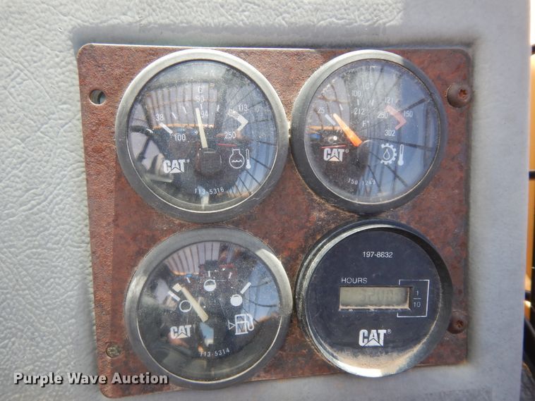 image for item IP9204 1998 Caterpillar TH63  telehandler