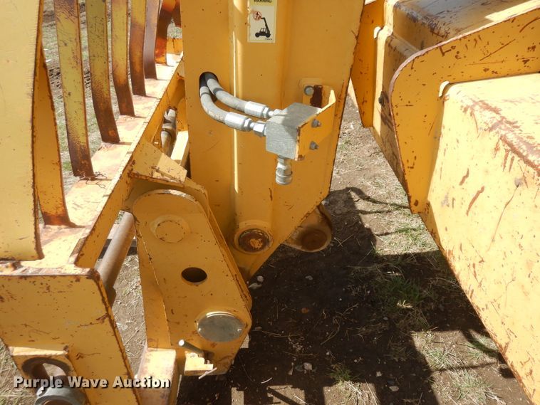 image for item IP9204 1998 Caterpillar TH63  telehandler