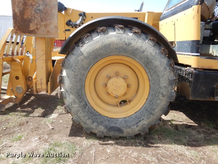 image for item IP9204 1998 Caterpillar TH63  telehandler