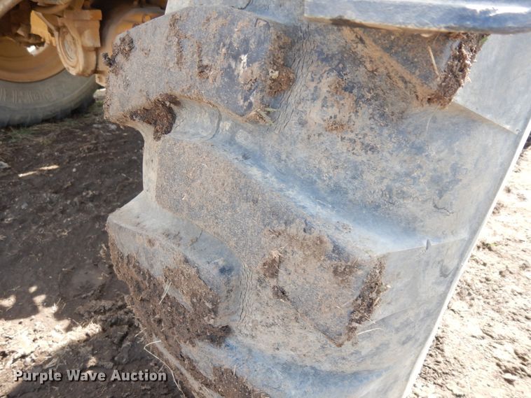 image for item IP9204 1998 Caterpillar TH63  telehandler