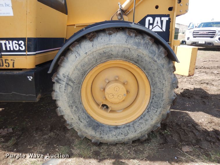 image for item IP9204 1998 Caterpillar TH63  telehandler