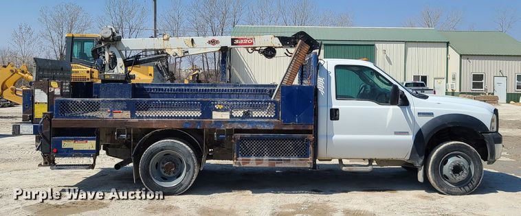 image for item IQ9100 2006 Ford F550 Super Duty  flatbed truck