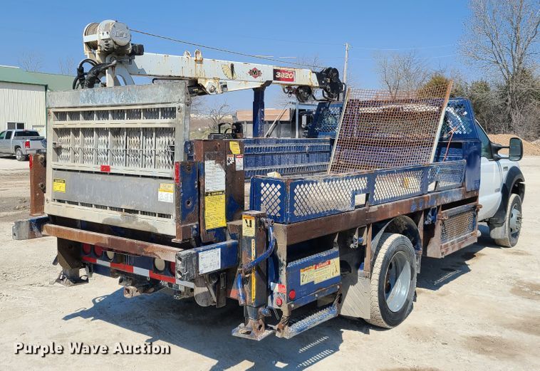 image for item IQ9100 2006 Ford F550 Super Duty  flatbed truck