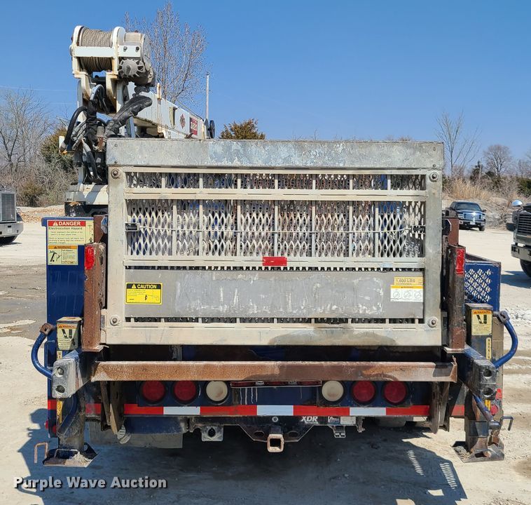 image for item IQ9100 2006 Ford F550 Super Duty  flatbed truck