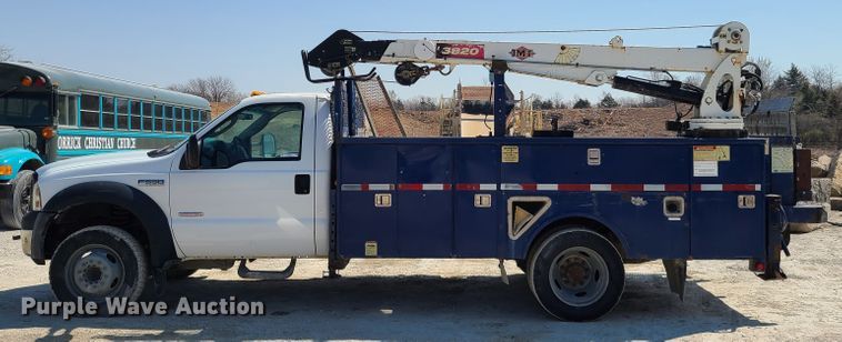 image for item IQ9100 2006 Ford F550 Super Duty  flatbed truck