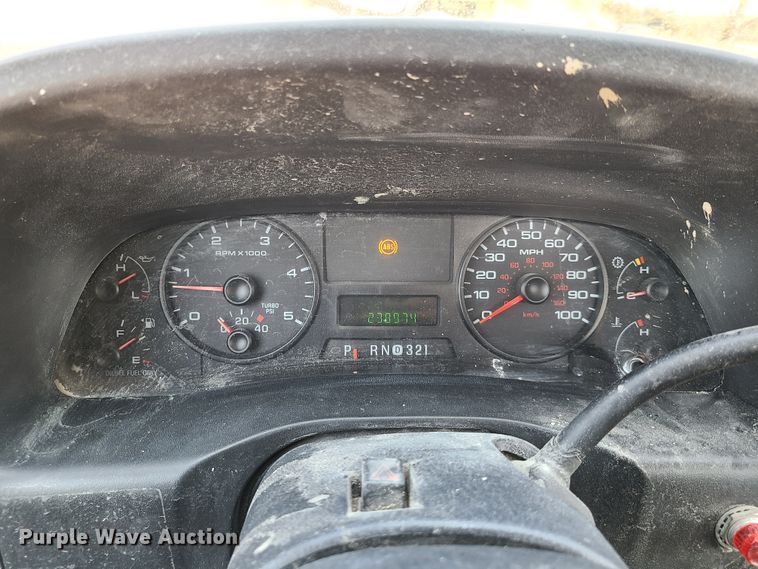 image for item IQ9100 2006 Ford F550 Super Duty  flatbed truck