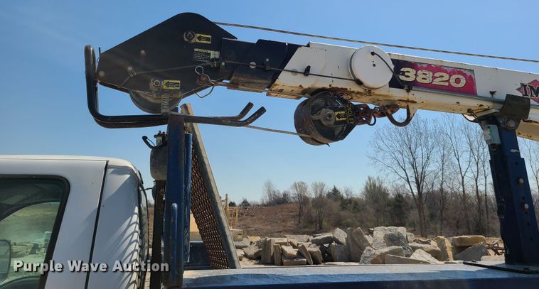 image for item IQ9100 2006 Ford F550 Super Duty  flatbed truck