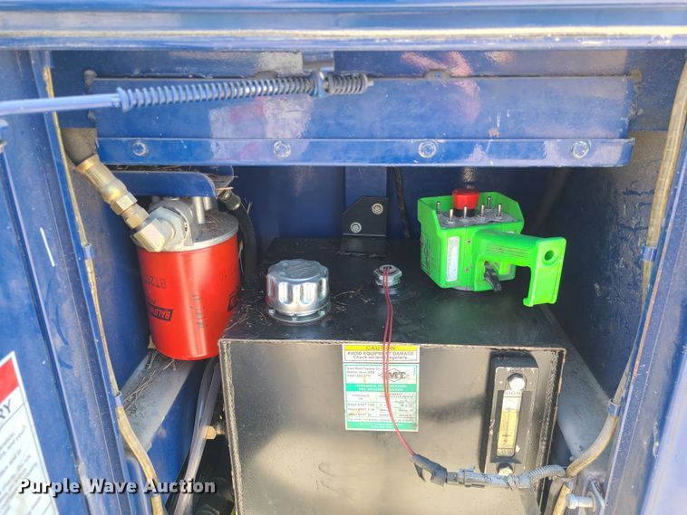 image for item IQ9100 2006 Ford F550 Super Duty  flatbed truck