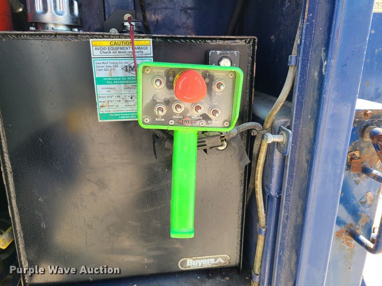 image for item IQ9100 2006 Ford F550 Super Duty  flatbed truck