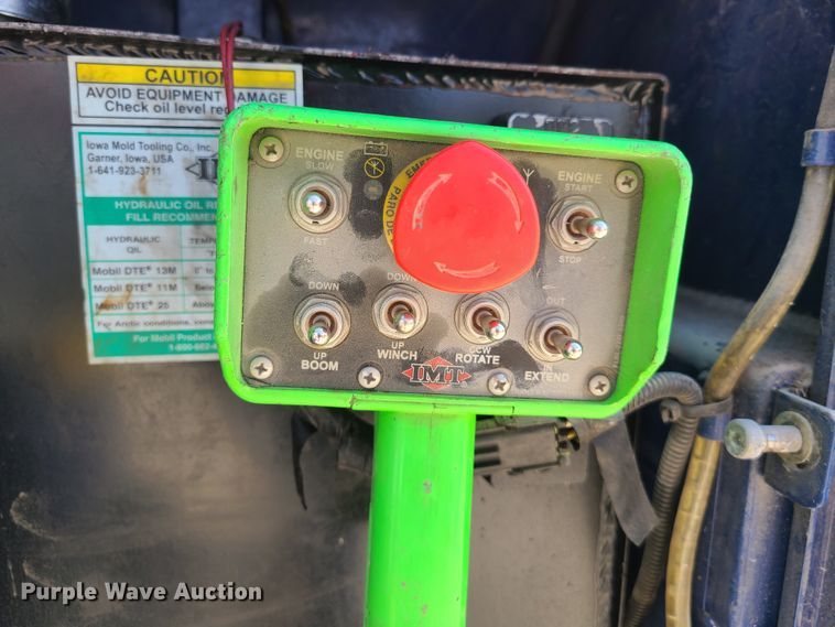 image for item IQ9100 2006 Ford F550 Super Duty  flatbed truck