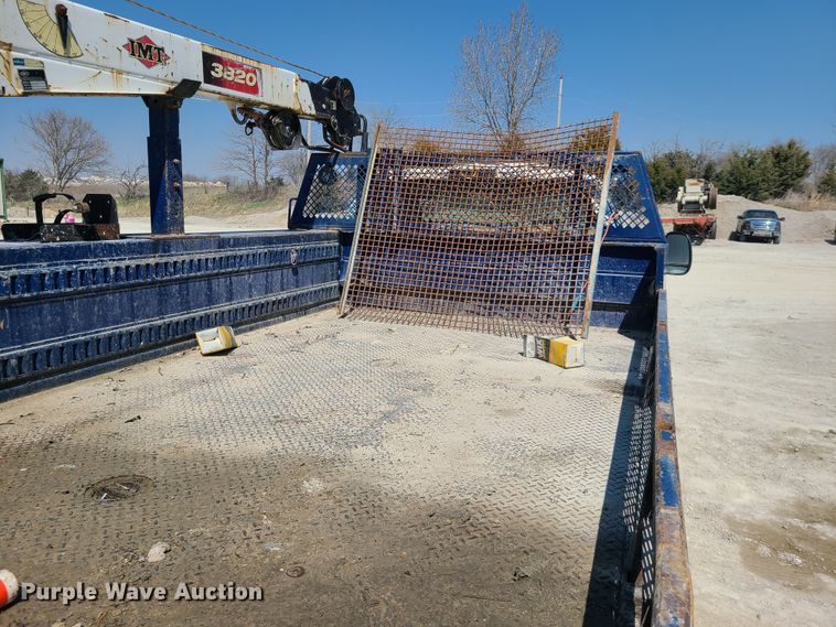 image for item IQ9100 2006 Ford F550 Super Duty  flatbed truck