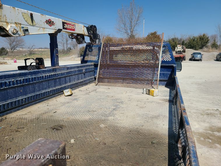 image for item IQ9100 2006 Ford F550 Super Duty  flatbed truck