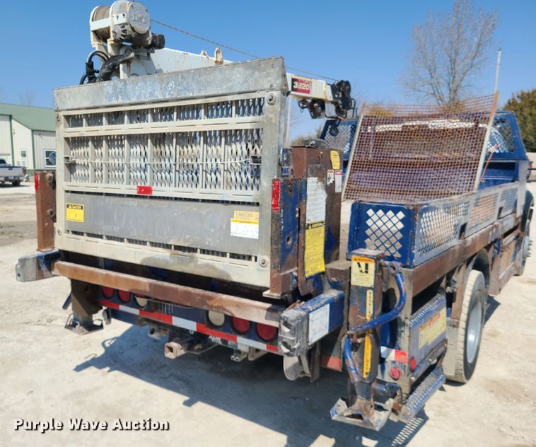 image for item IQ9100 2006 Ford F550 Super Duty  flatbed truck