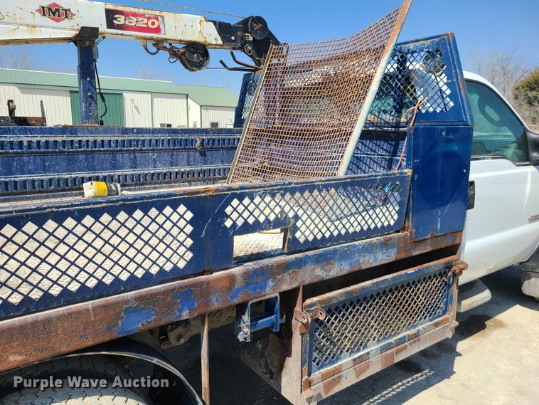 image for item IQ9100 2006 Ford F550 Super Duty  flatbed truck