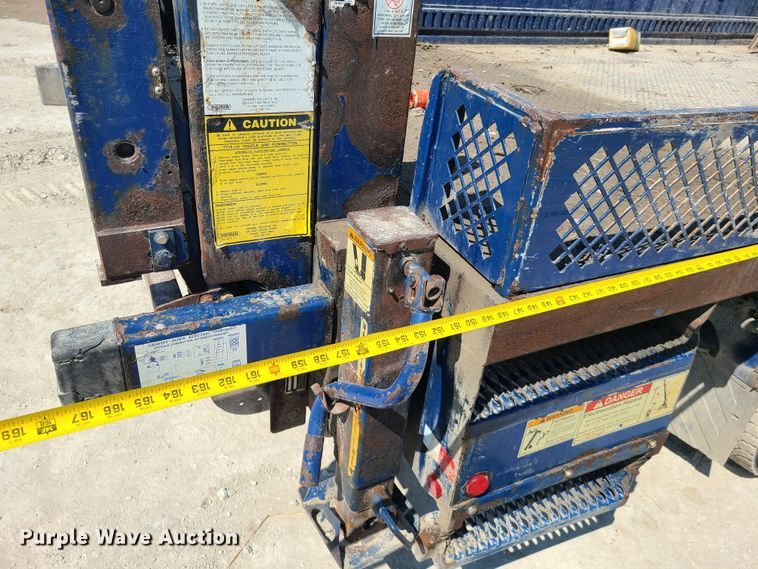 image for item IQ9100 2006 Ford F550 Super Duty  flatbed truck