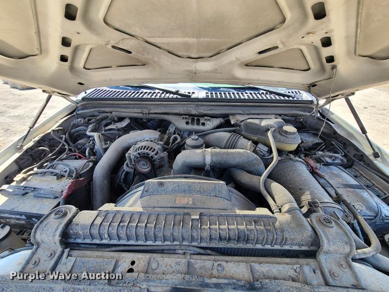 image for item IQ9100 2006 Ford F550 Super Duty  flatbed truck