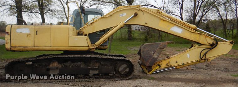 image for item IQ9249 2000 Kobelco SK210LC  excavator