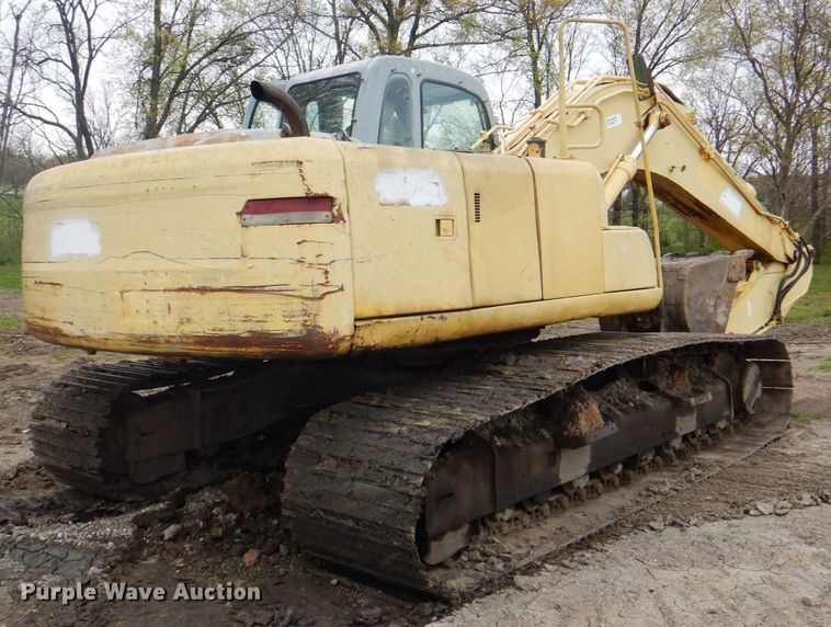 image for item IQ9249 2000 Kobelco SK210LC  excavator