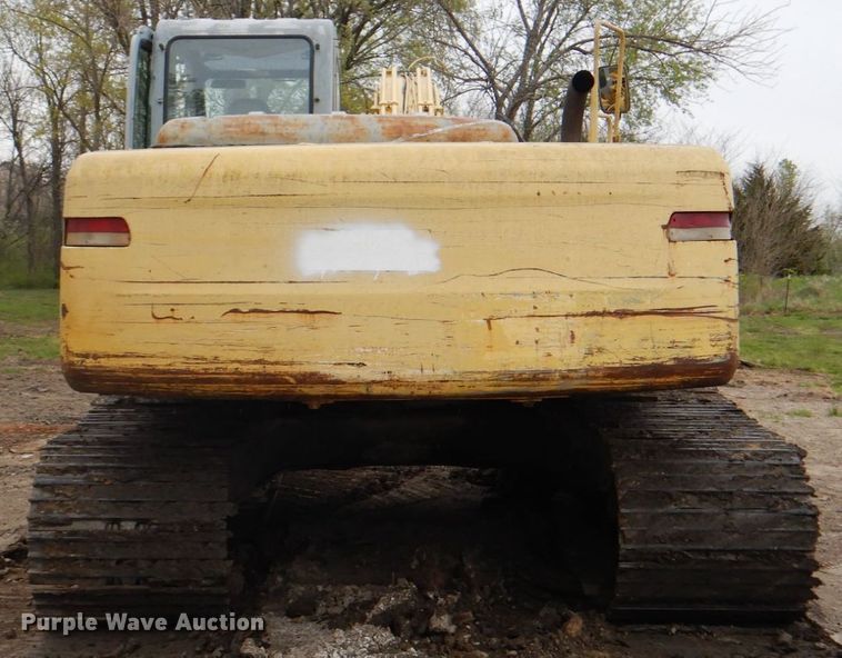 image for item IQ9249 2000 Kobelco SK210LC  excavator