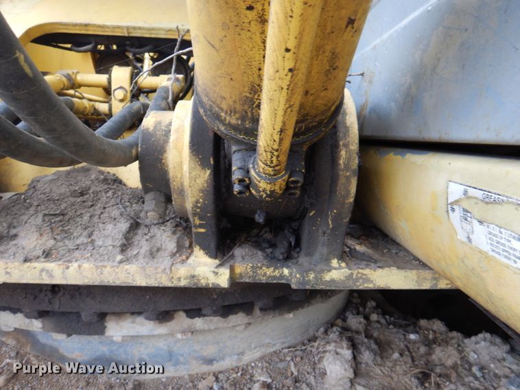 image for item IQ9249 2000 Kobelco SK210LC  excavator