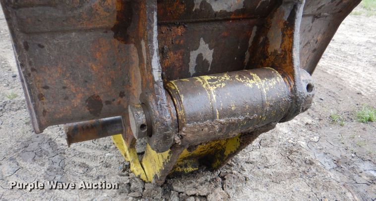 image for item IQ9249 2000 Kobelco SK210LC  excavator