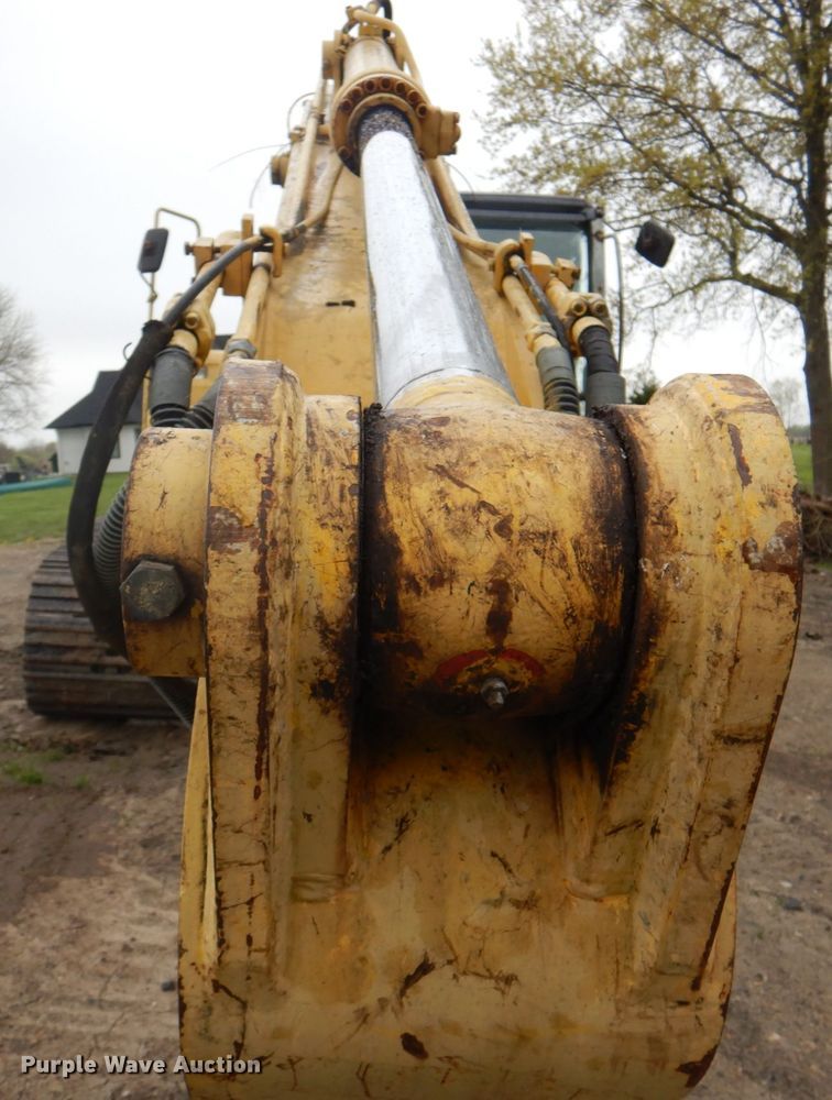 image for item IQ9249 2000 Kobelco SK210LC  excavator