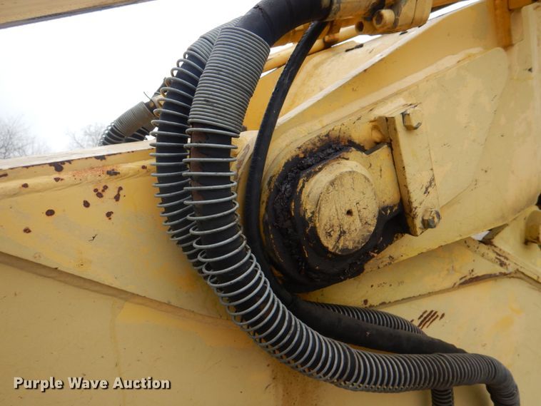 image for item IQ9249 2000 Kobelco SK210LC  excavator