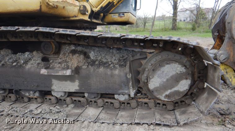 image for item IQ9249 2000 Kobelco SK210LC  excavator