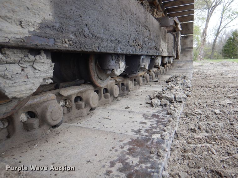 image for item IQ9249 2000 Kobelco SK210LC  excavator