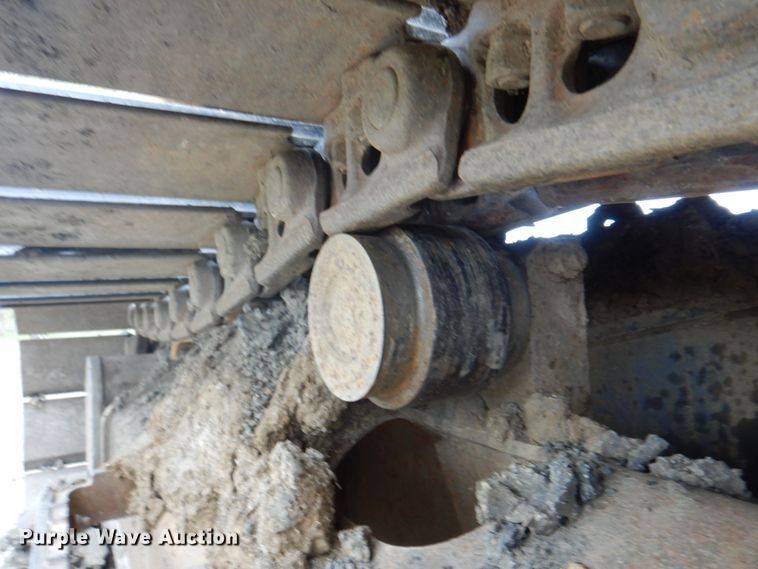 image for item IQ9249 2000 Kobelco SK210LC  excavator