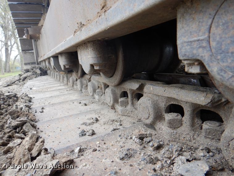 image for item IQ9249 2000 Kobelco SK210LC  excavator