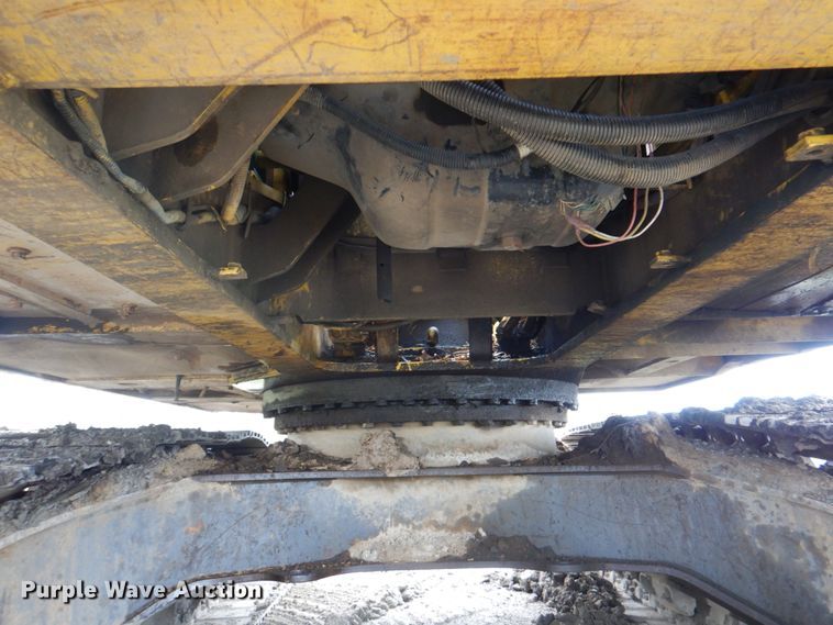 image for item IQ9249 2000 Kobelco SK210LC  excavator