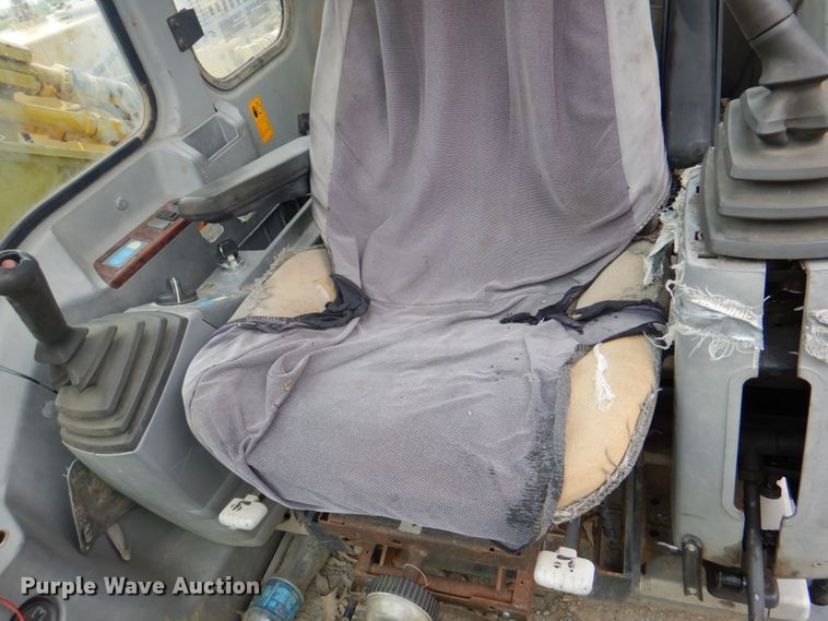 image for item IQ9249 2000 Kobelco SK210LC  excavator